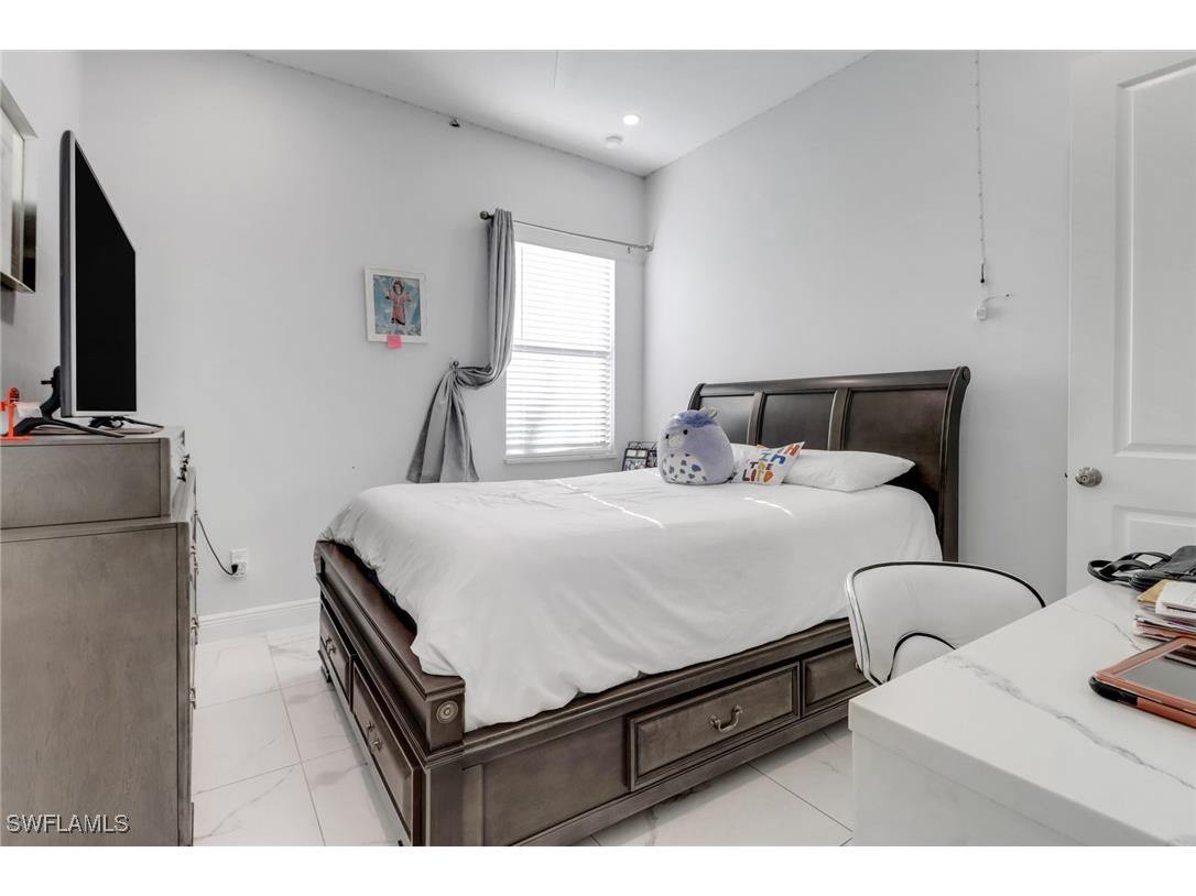 218 22nd Avenue NE Naples FL 34120 225038551 image20