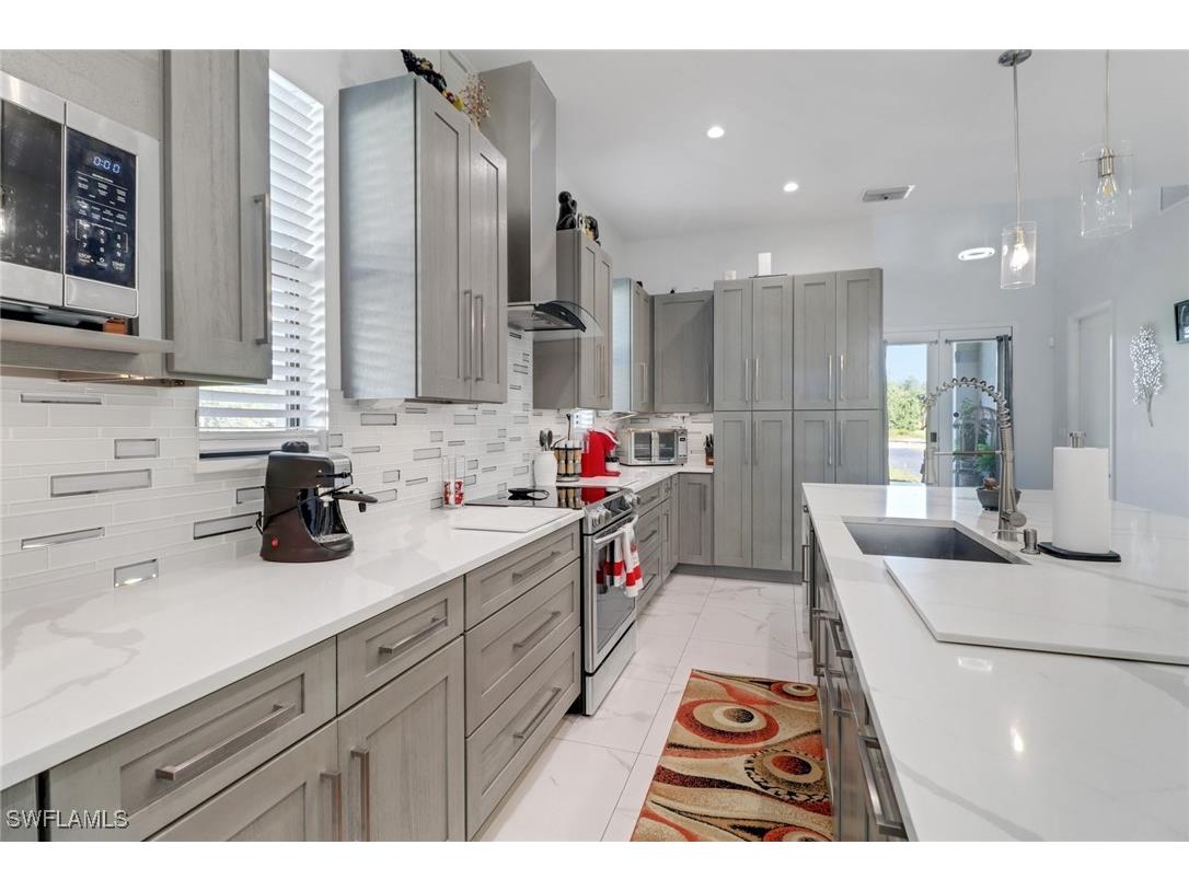 218 22nd Avenue NE Naples FL 34120 225038551 image6