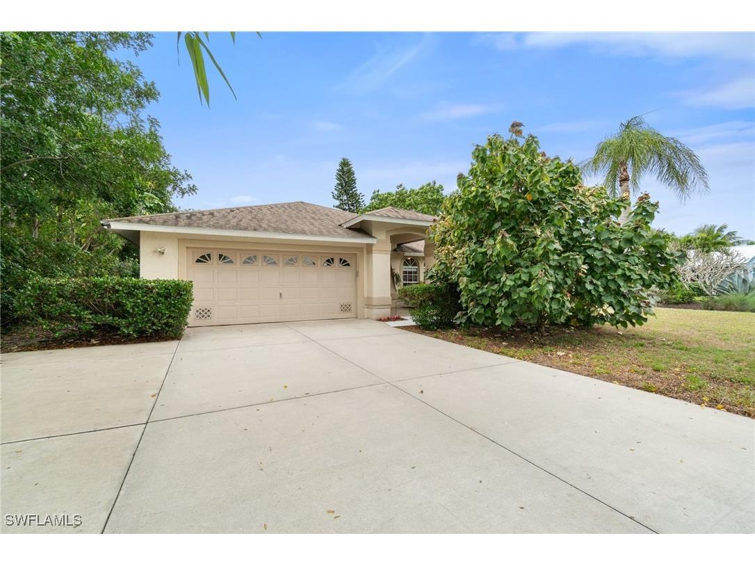 218 Pinehurst Circle Naples FL 34113 225021277 image1