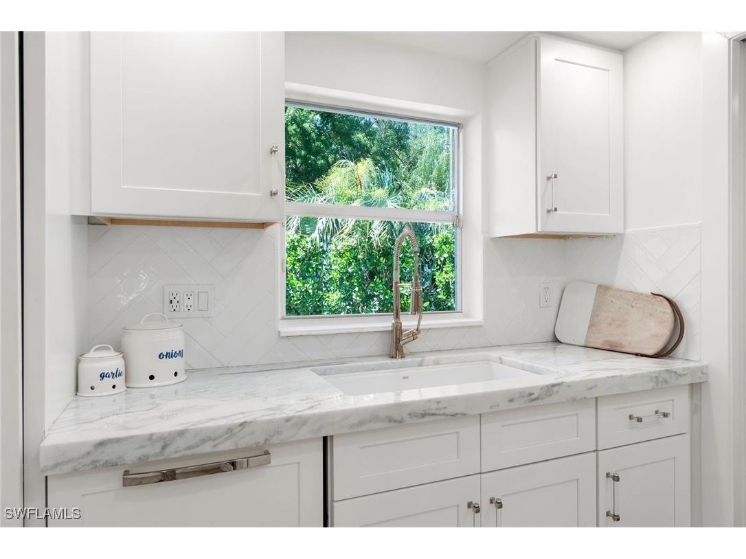 2180 Harbor Lane Naples FL 34104 225025665 image8