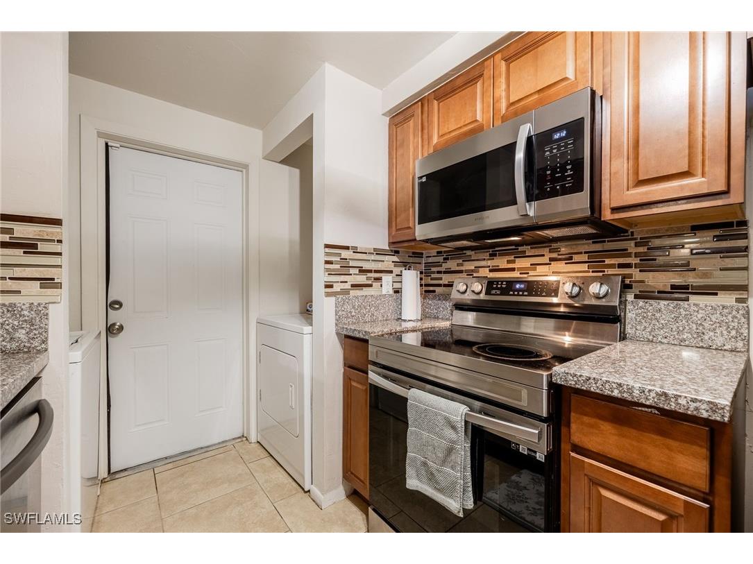 2184 Barry Drive Fort Myers FL 33907 225026859 image10