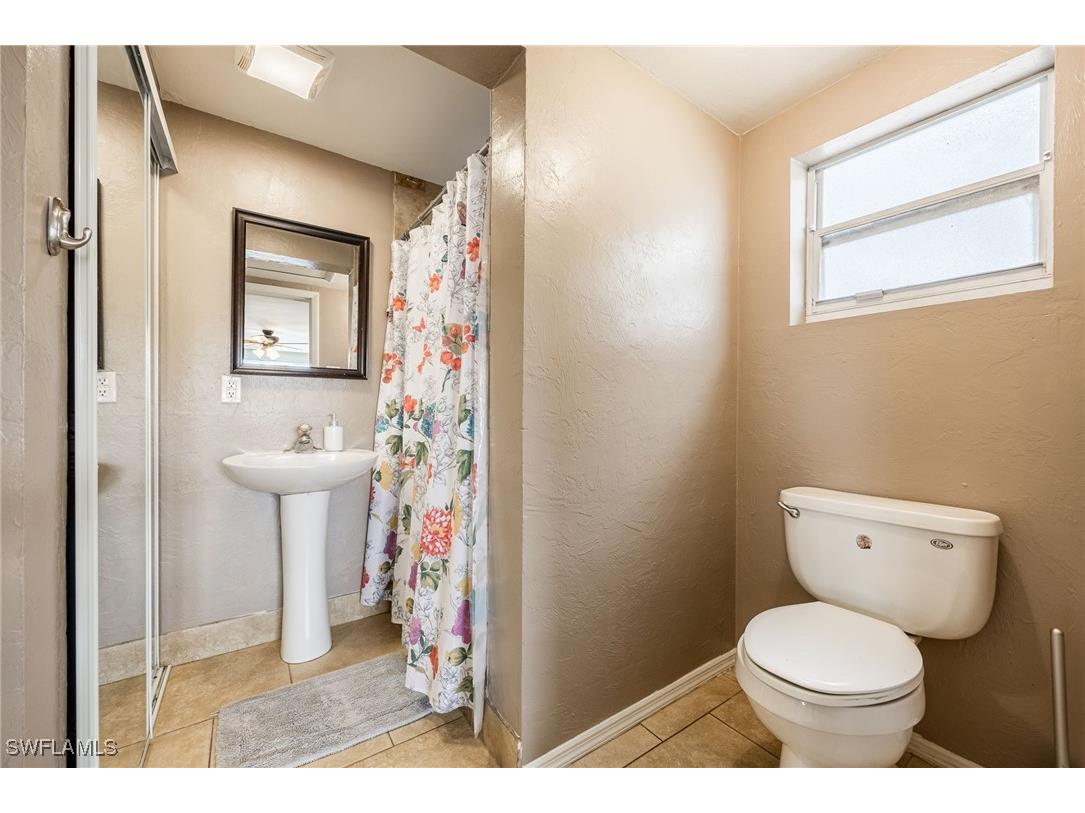 2184 Barry Drive Fort Myers FL 33907 225026859 image24