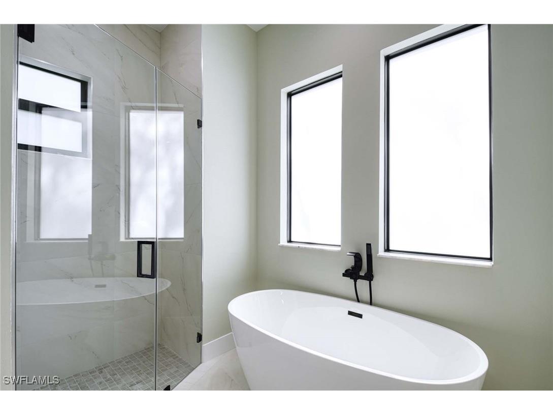 219 33rd Avenue NW Naples FL 34120 224091564 image19