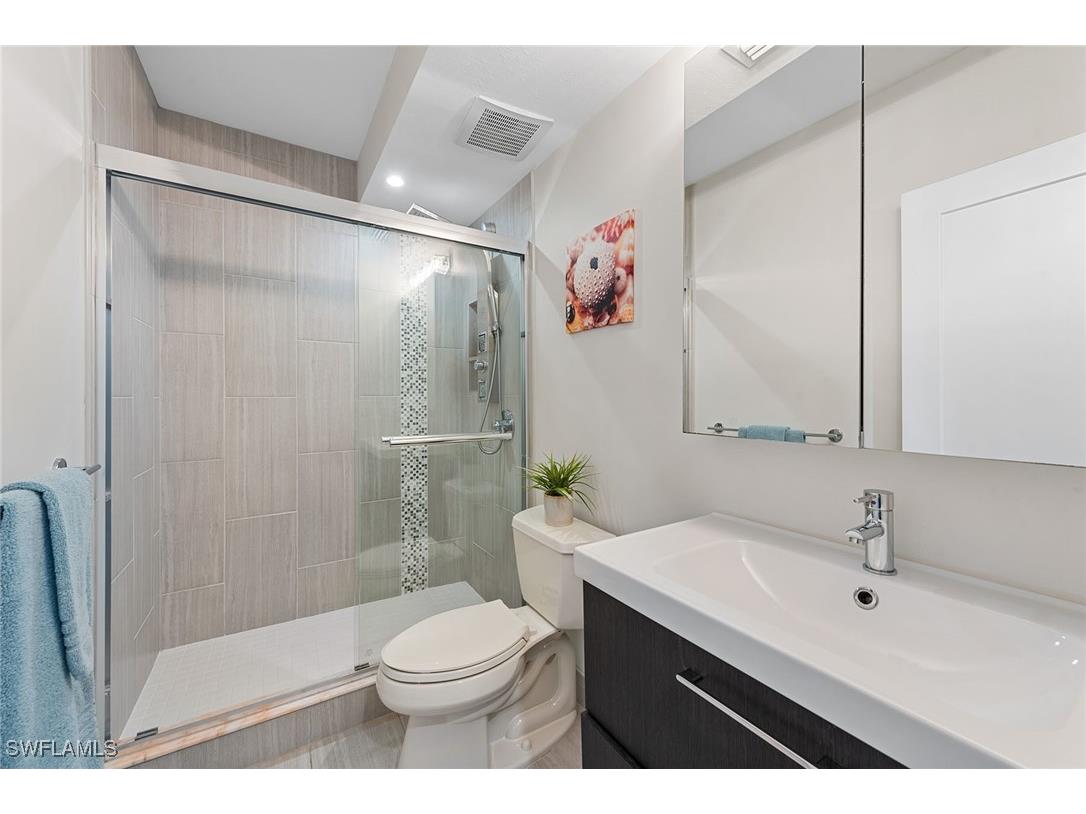 220 Seaview Court #305 Marco Island FL 34145 225027331 image6