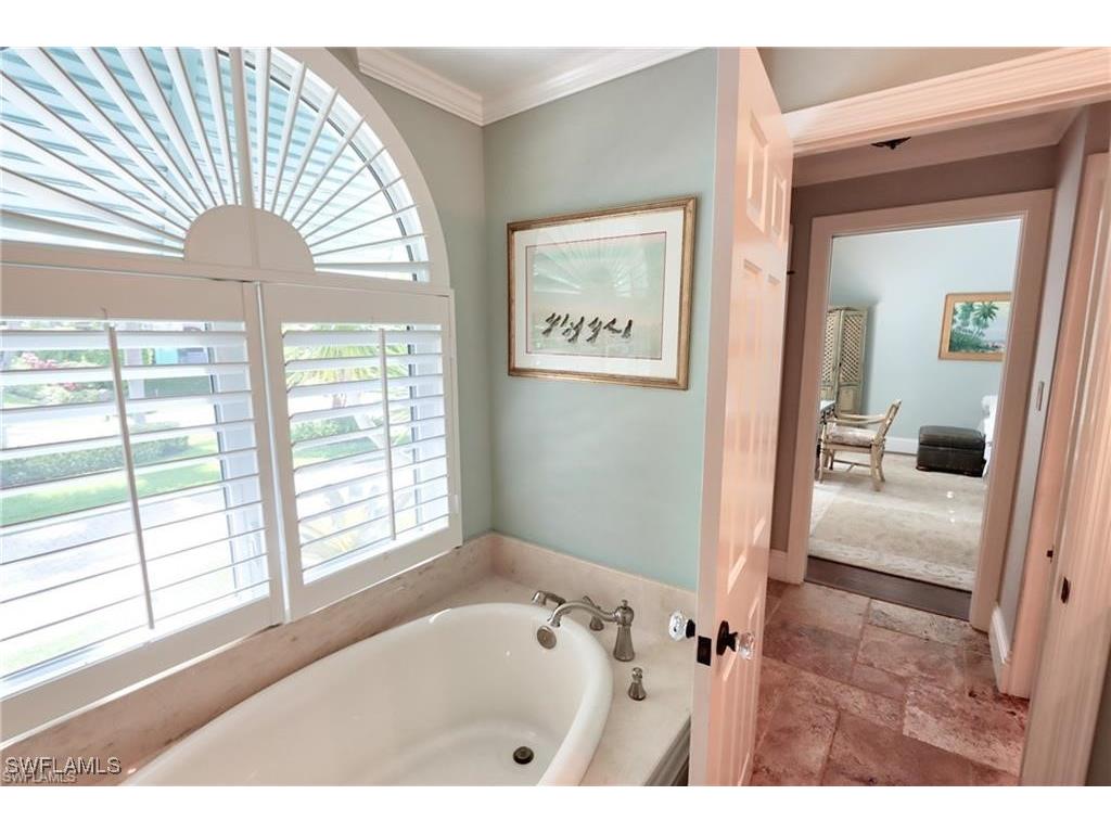 2201 Beacon Lane Naples FL 34103 225035789 image18