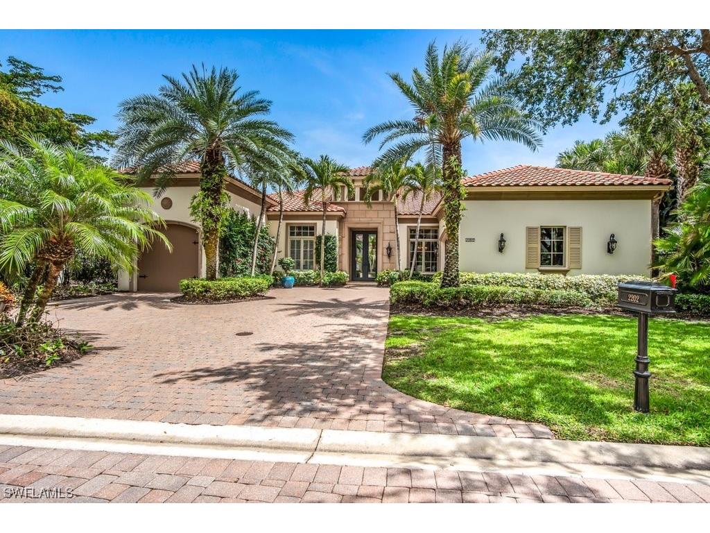2202 Miramonte Way Naples FL 34105 223017233 image1