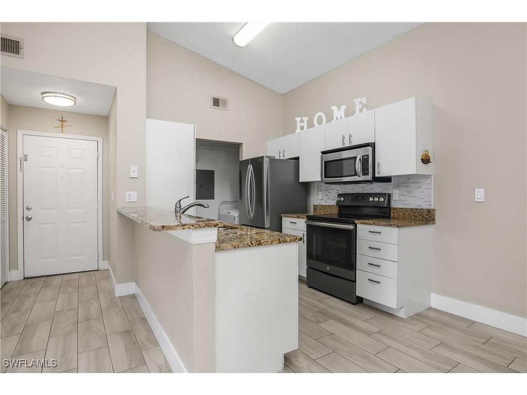 2214 Arbour Walk Circle #2022 Naples FL 34109 225053583 image6