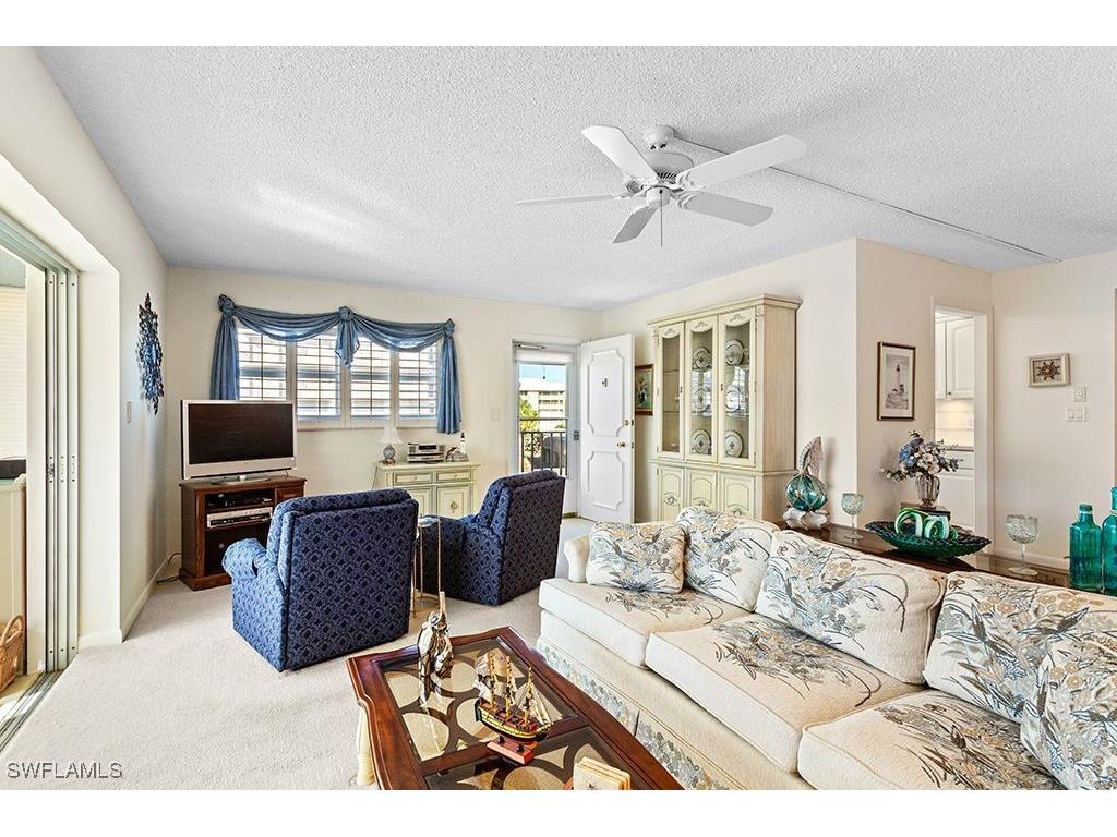 222 Harbour Drive #314 Naples FL 34103 224084678 image5