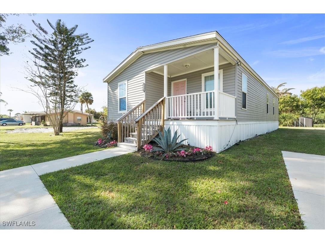 2220 Towles Street Fort Myers FL 33916 225012523 image1