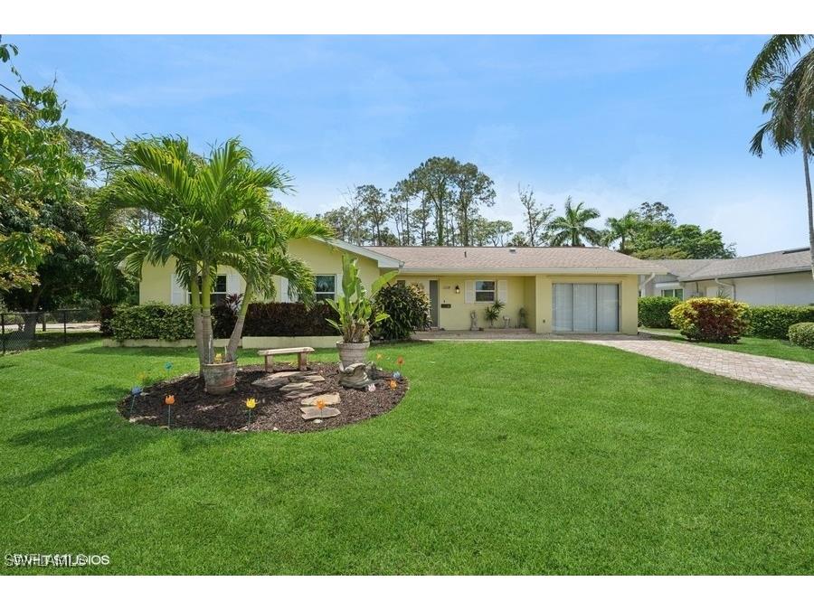 2228 Poinciana Drive Naples FL 34105 225018602 image1