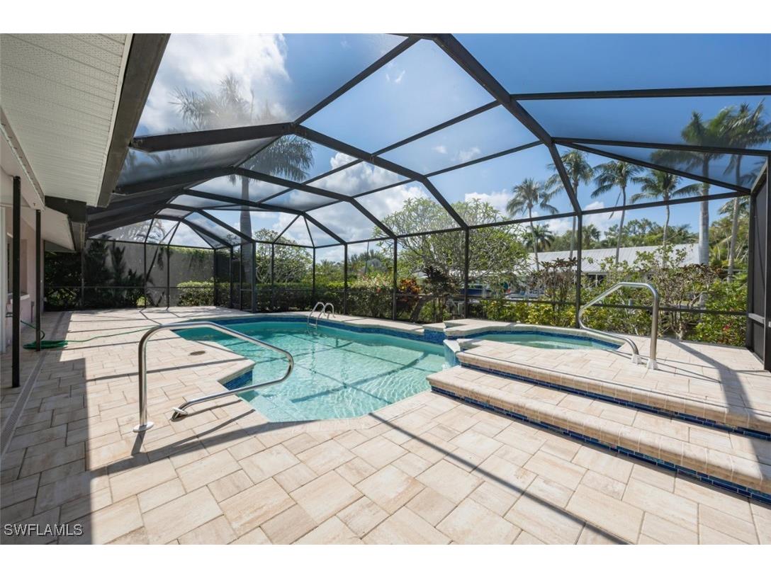 2232 Longboat Drive Naples FL 34104 225044584 image6
