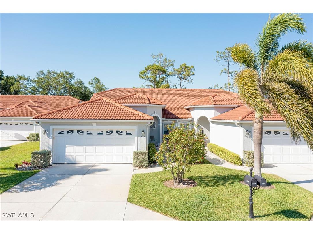 227 Melrose Place #52 Naples FL 34104 225038238 image1