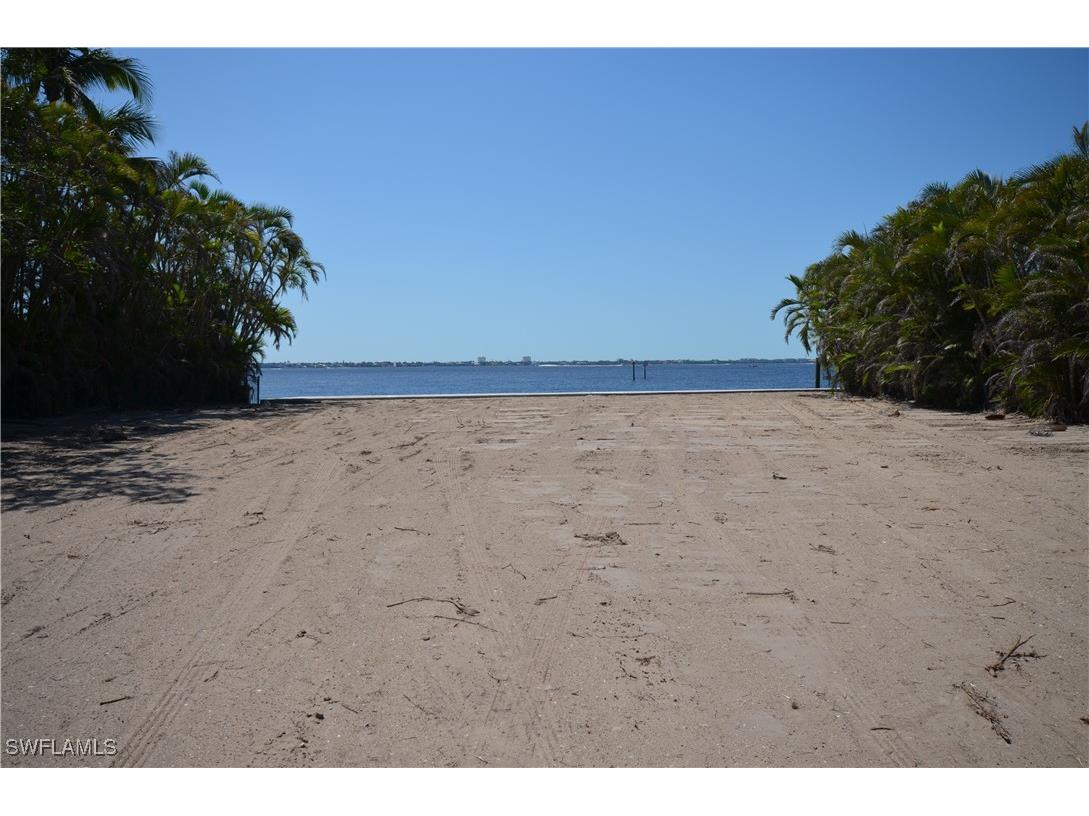 228 Bayshore Drive Cape Coral FL 33904 225037336 image4