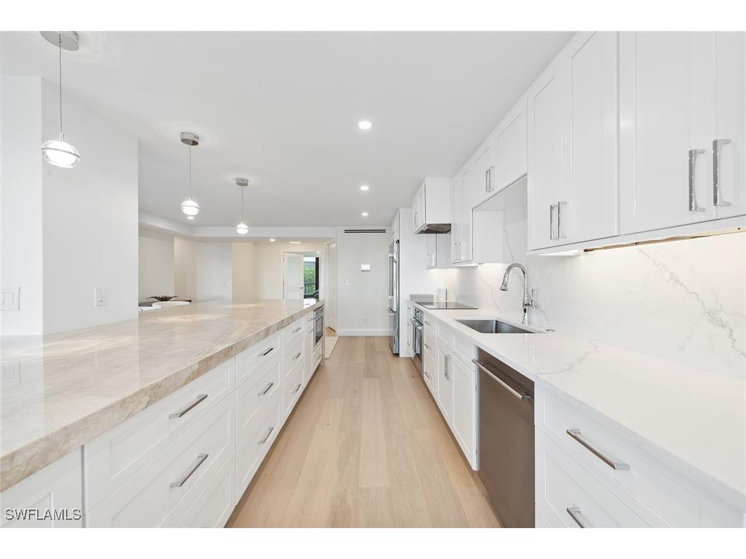 2318 Gulf Shore Boulevard N #510 Naples FL 34103 224100610 image6