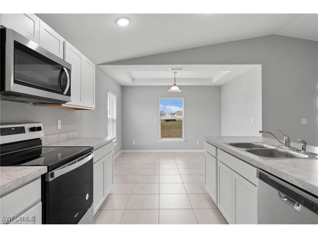 2323 NE 35th Lane Cape Coral FL 33909 224092658 image2