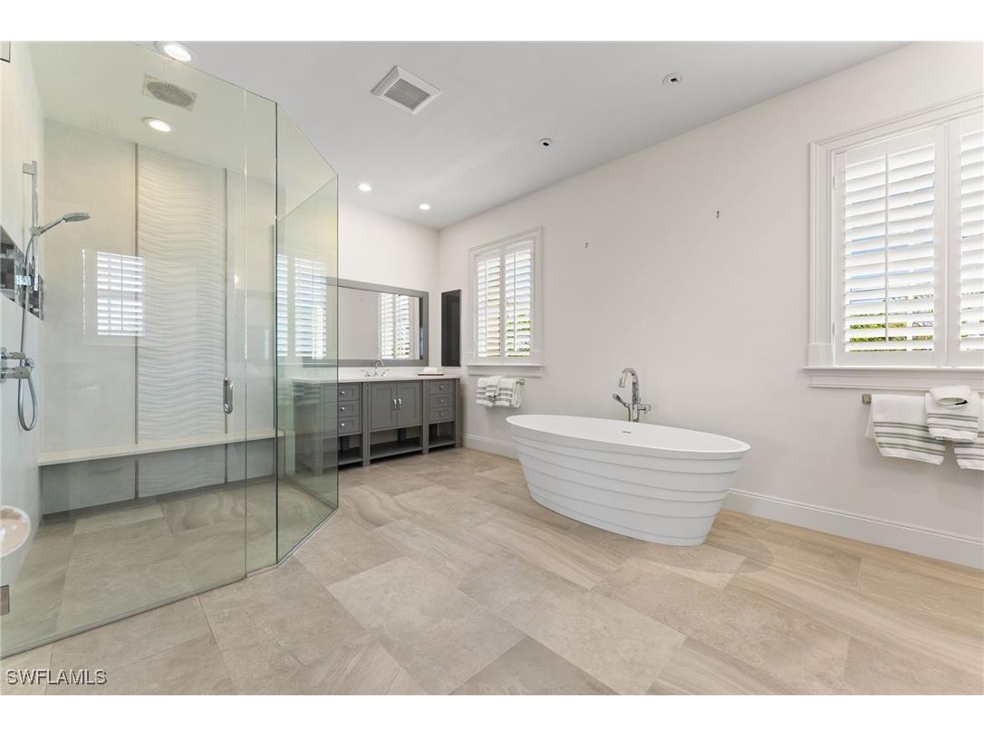 2325 Lantern Lane Naples FL 34102 225034720 image34