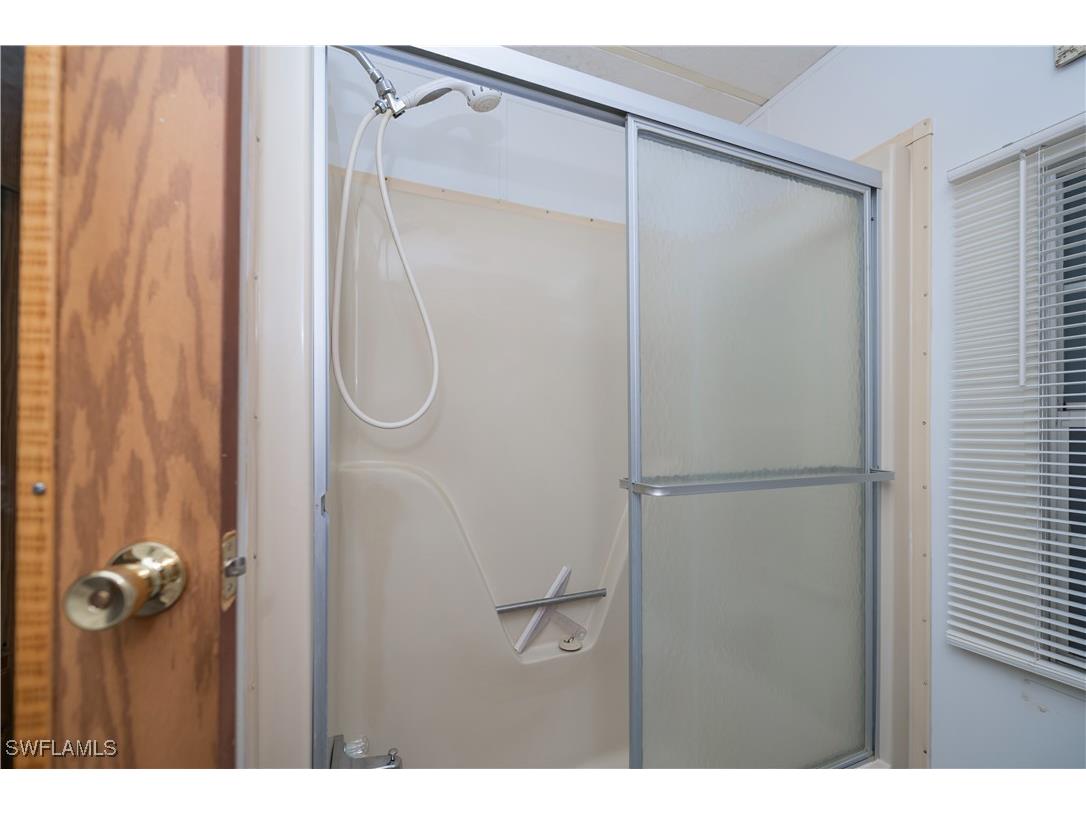 233 Caravan Circle North Fort Myers FL 33903 225035967 image18