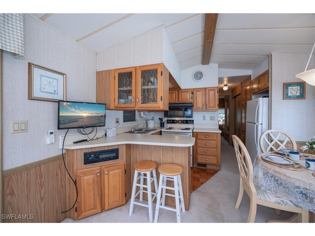 233 Caravan Circle North Fort Myers FL 33903 225035967 image6