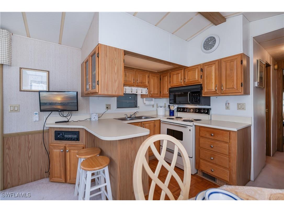 233 Caravan Circle North Fort Myers FL 33903 225035967 image7