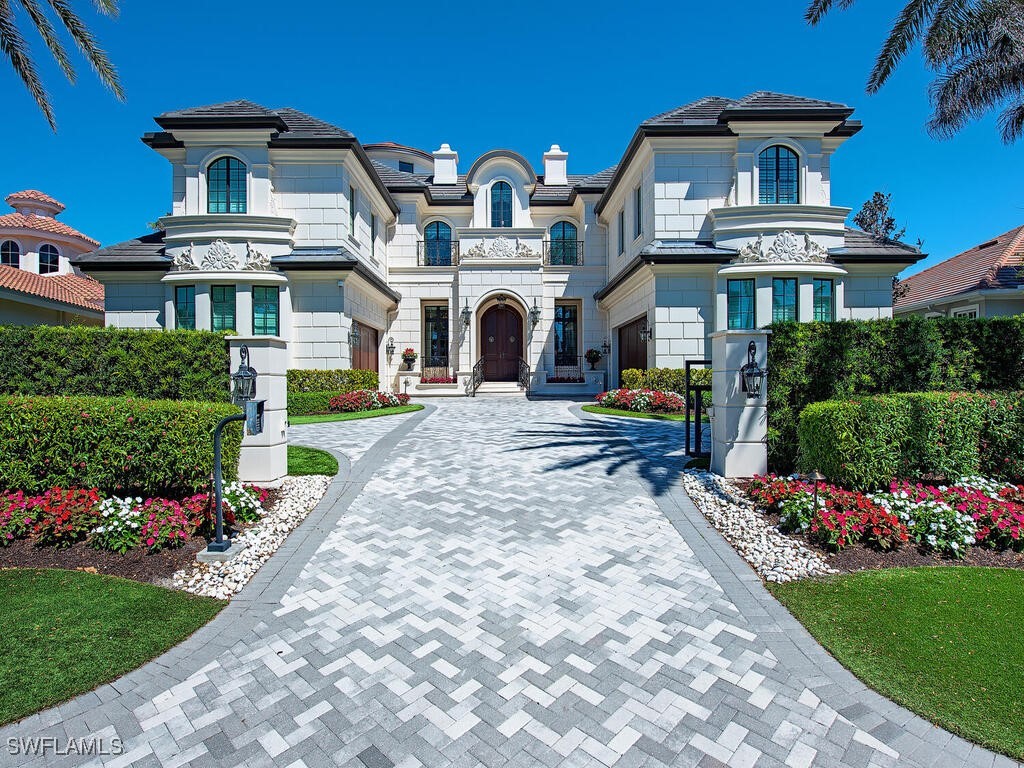 233 Mermaids Bight Naples FL 34103 225018455 image1