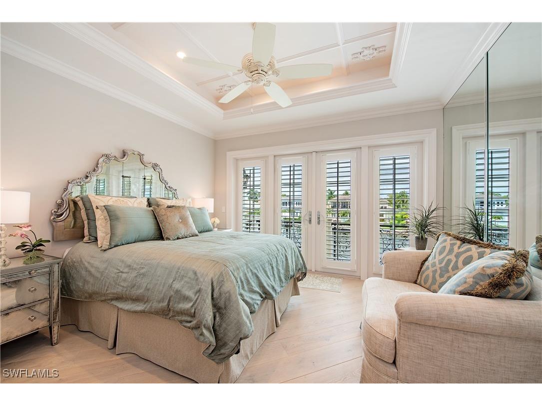 233 Mermaids Bight Naples FL 34103 225018455 image33