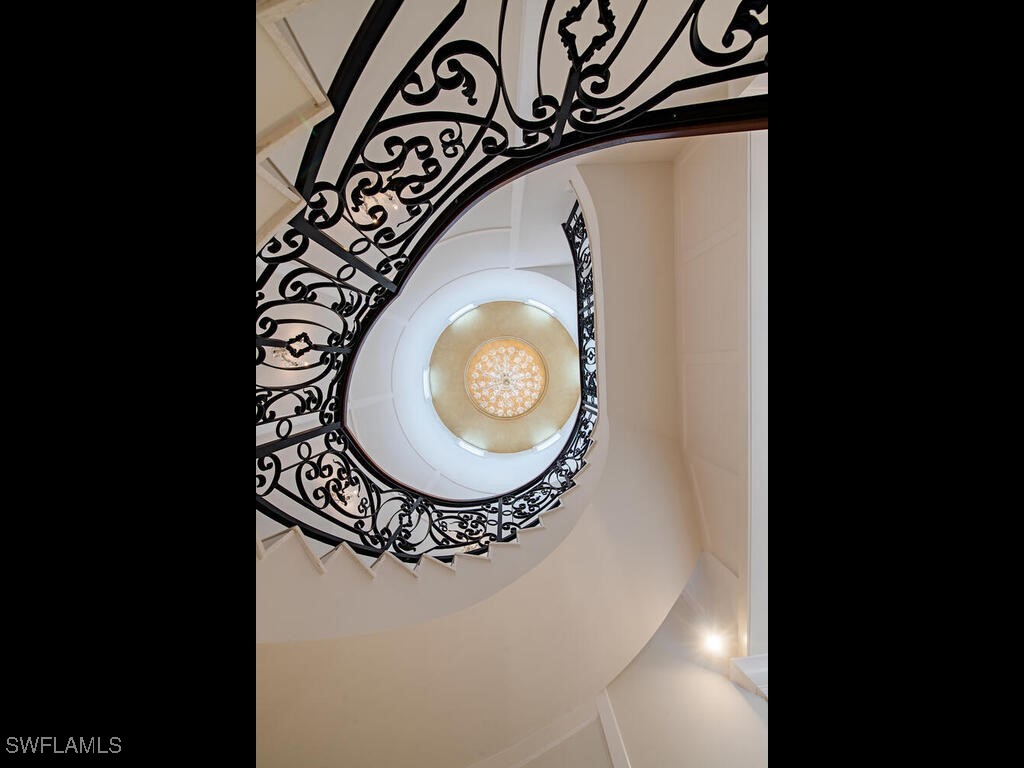 233 Mermaids Bight Naples FL 34103 225018455 image9