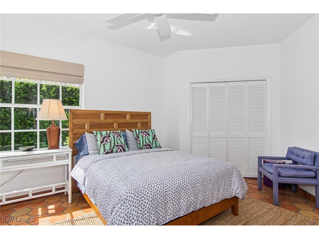 234 Edgemere Way E Naples FL 34105 225038074 image19