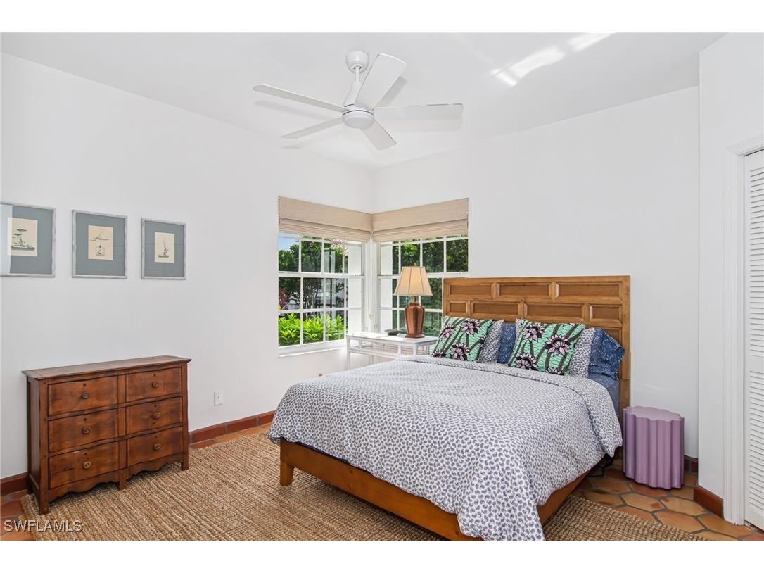 234 Edgemere Way E Naples FL 34105 225038074 image20