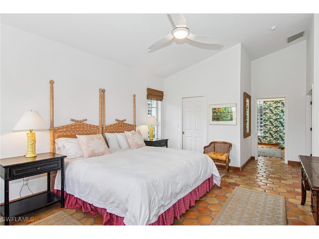 234 Edgemere Way E Naples FL 34105 225038074 image9