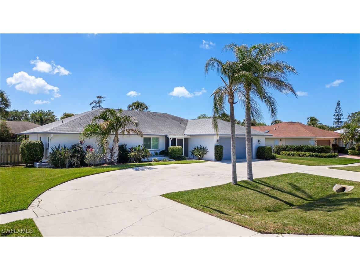 2360 Outrigger Lane Naples FL 34104 225028508 image1