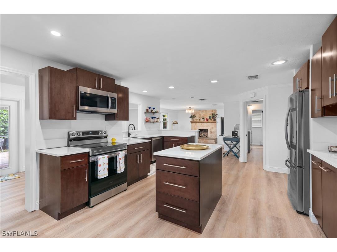 237 Burning Tree Drive Naples FL 34105 224028357 image8