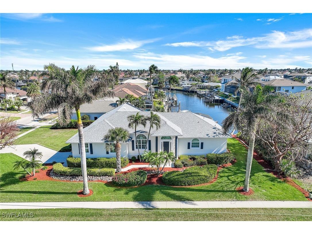 239 Castaways Street Marco Island FL 34145 224098630 image1