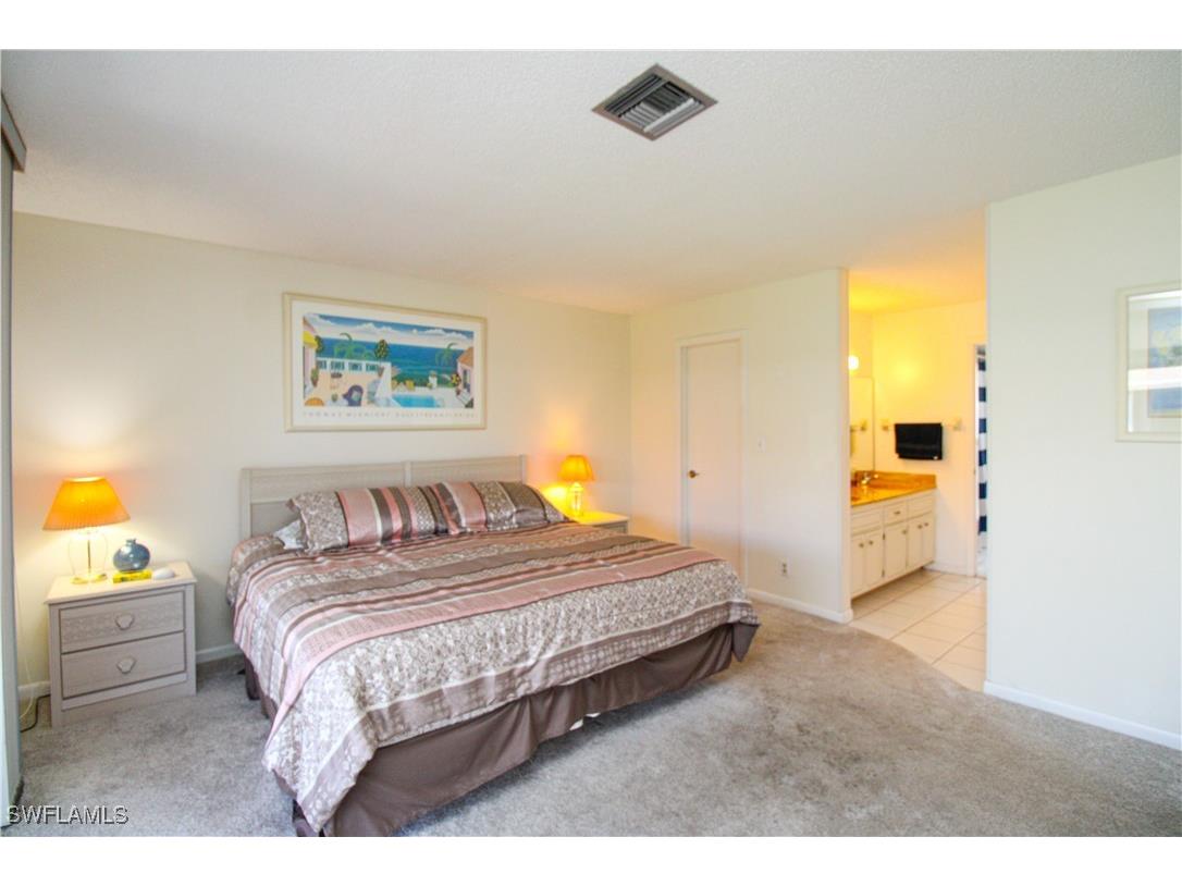 239 Palm Drive #2 Naples FL 34112 225037650 image24