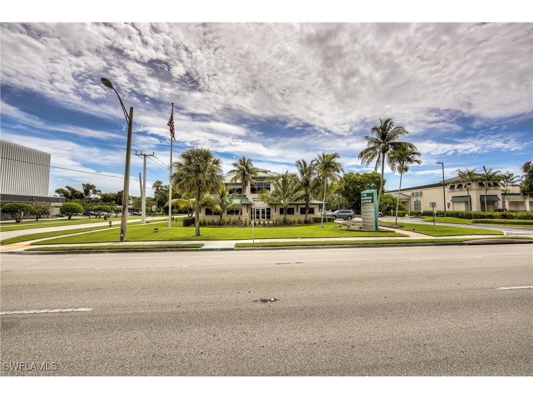 2390 Tamiami Trail N #106 Naples FL 34103 224103005 image1