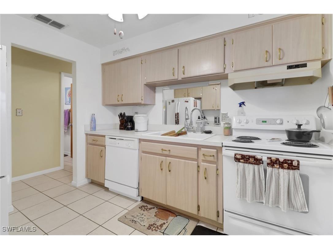 24 Pinewood Boulevard Lehigh Acres FL 33936 225008049 image12