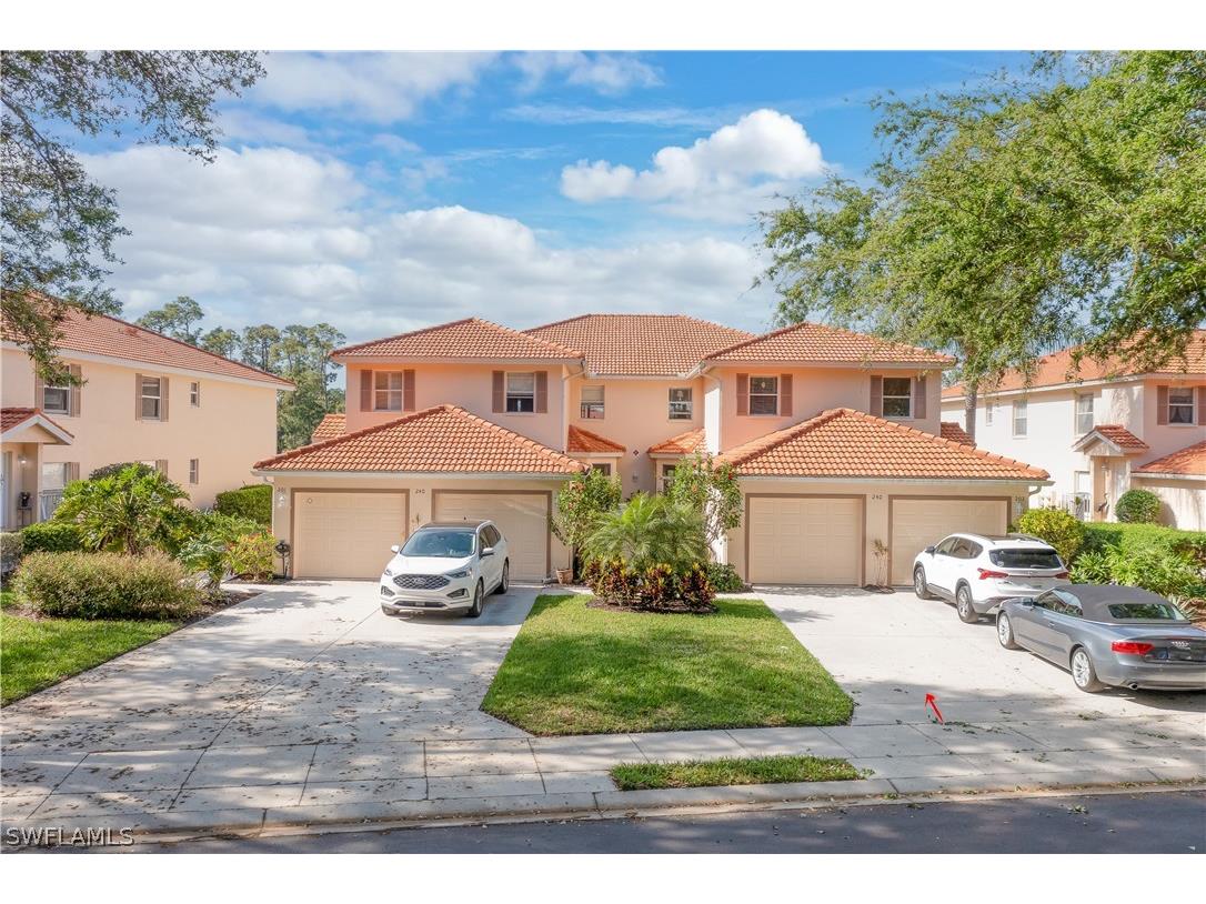 240 Robin Hood Circle #102 Naples FL 34104 224026357 image1