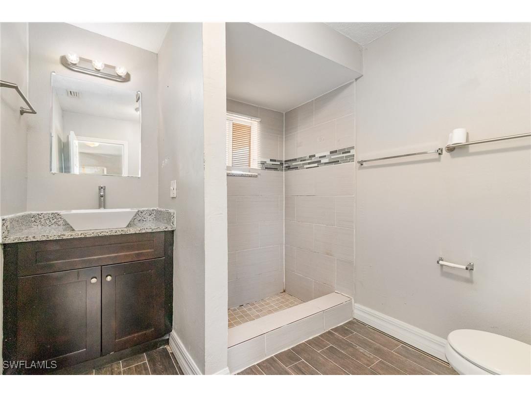 2414 Parkview Drive Fort Myers FL 33905 225044596 image19