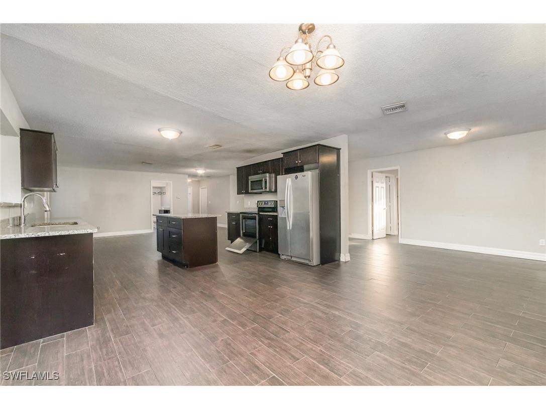 2414 Parkview Drive Fort Myers FL 33905 225044596 image5