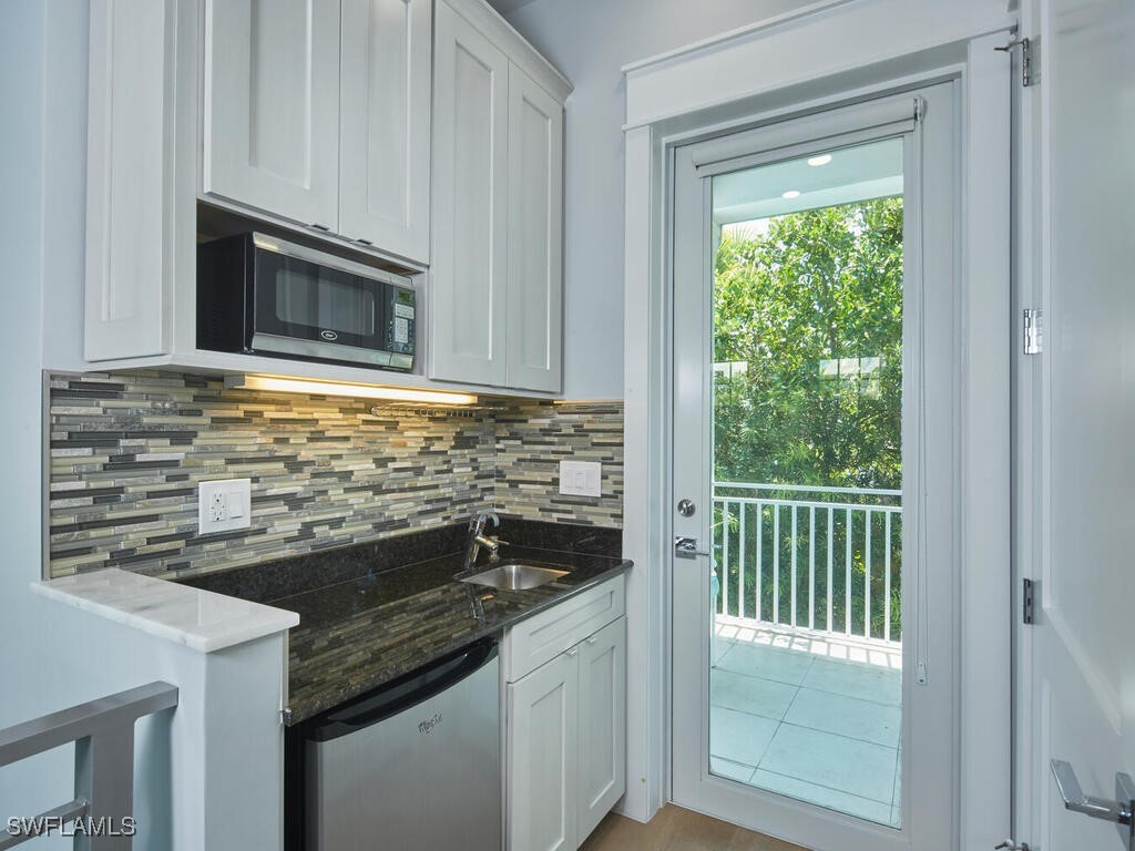 242 2nd Avenue S Naples FL 34102 225049221 image25