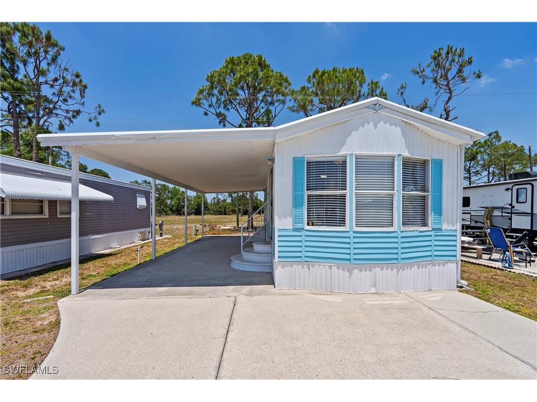 242 Caravan Circle North Fort Myers FL 33903 225044058 image1