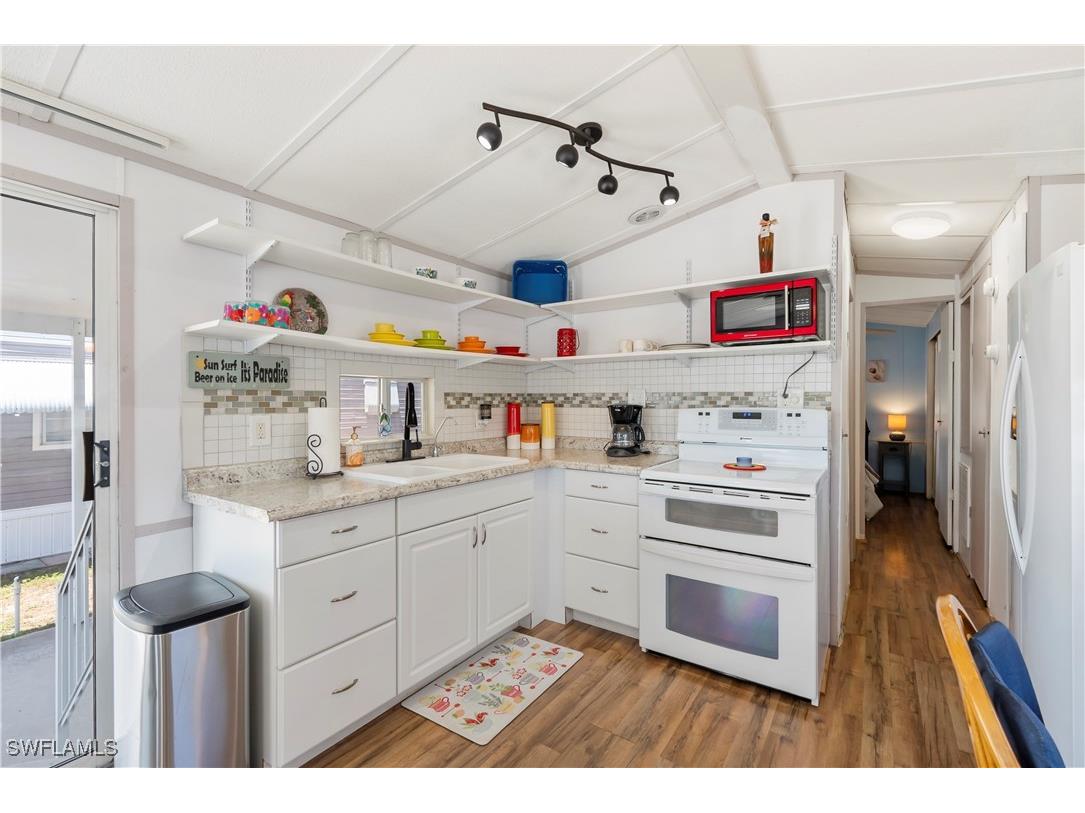 242 Caravan Circle North Fort Myers FL 33903 225044058 image12