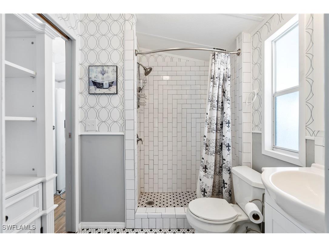 242 Caravan Circle North Fort Myers FL 33903 225044058 image18
