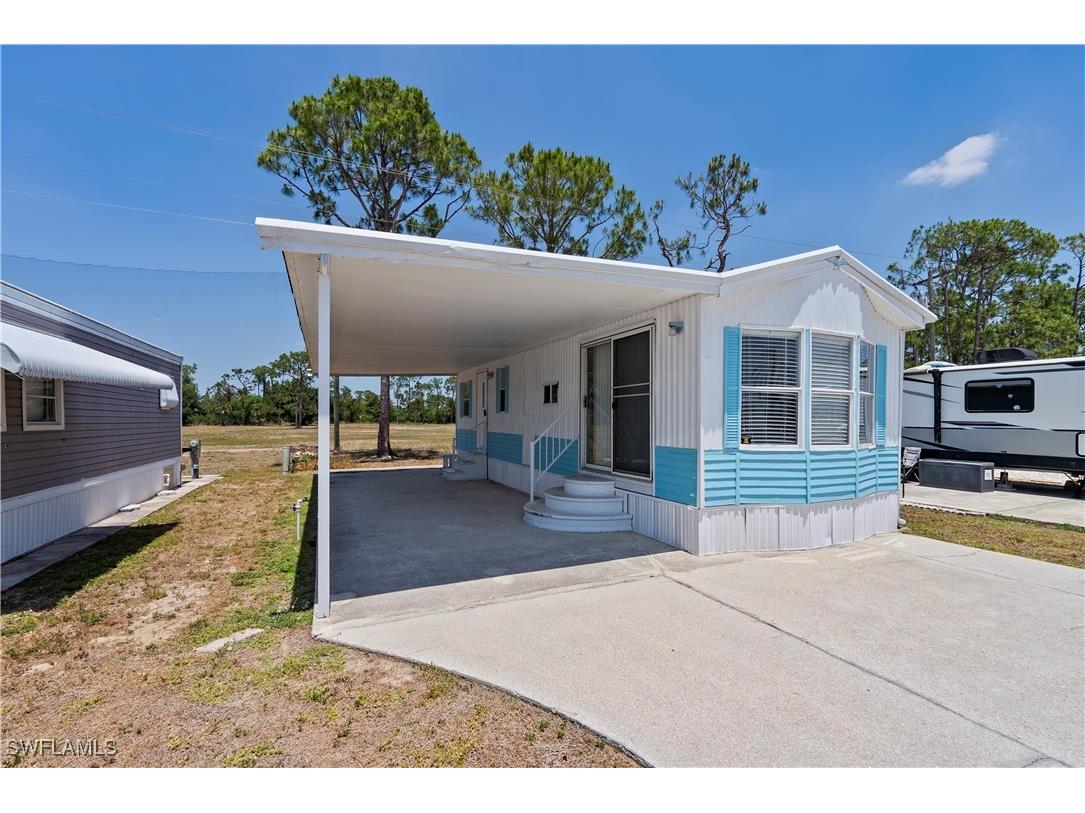 242 Caravan Circle North Fort Myers FL 33903 225044058 image2