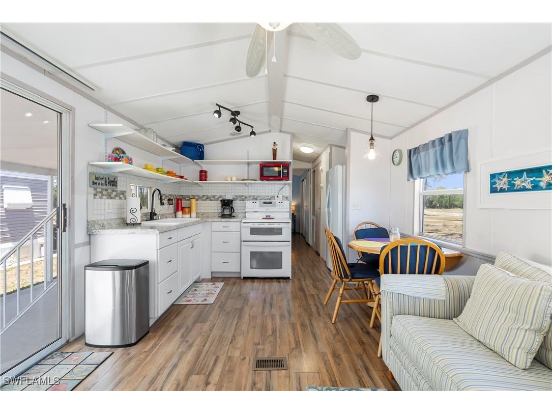 242 Caravan Circle North Fort Myers FL 33903 225044058 image8
