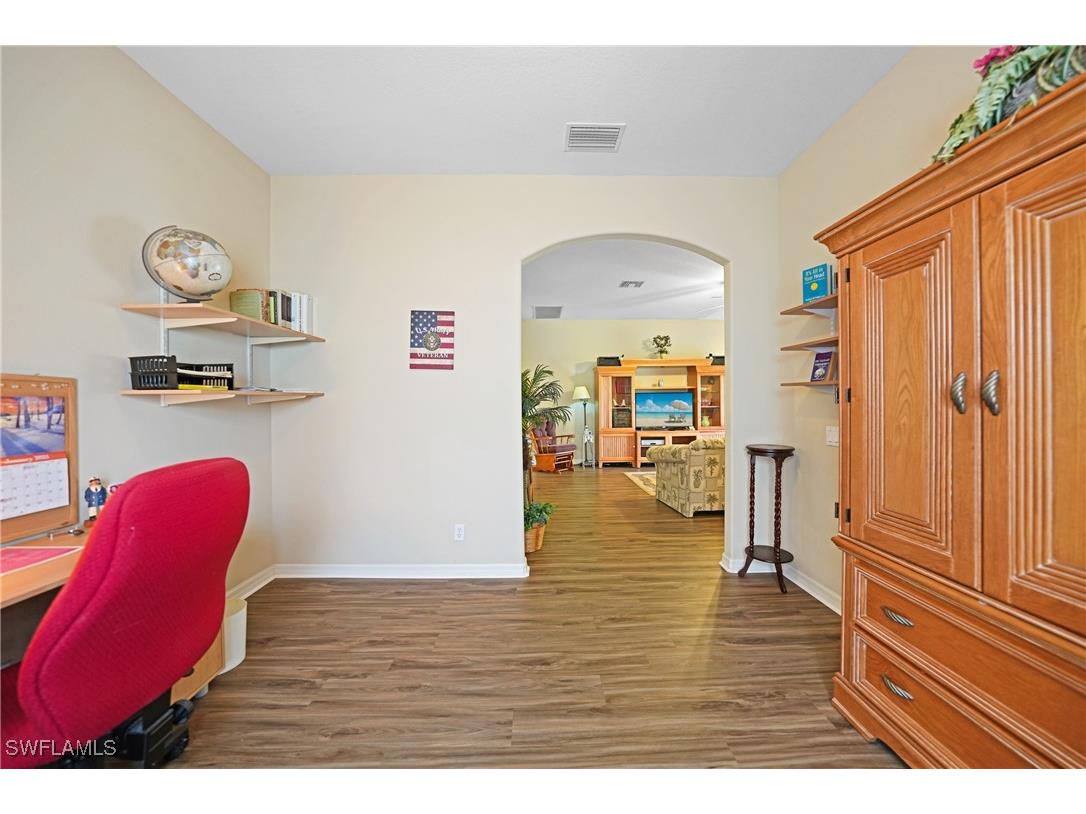 2454 Blackburn Circle Cape Coral FL 33991 224104697 image22