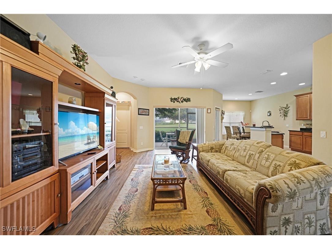 2454 Blackburn Circle Cape Coral FL 33991 224104697 image9