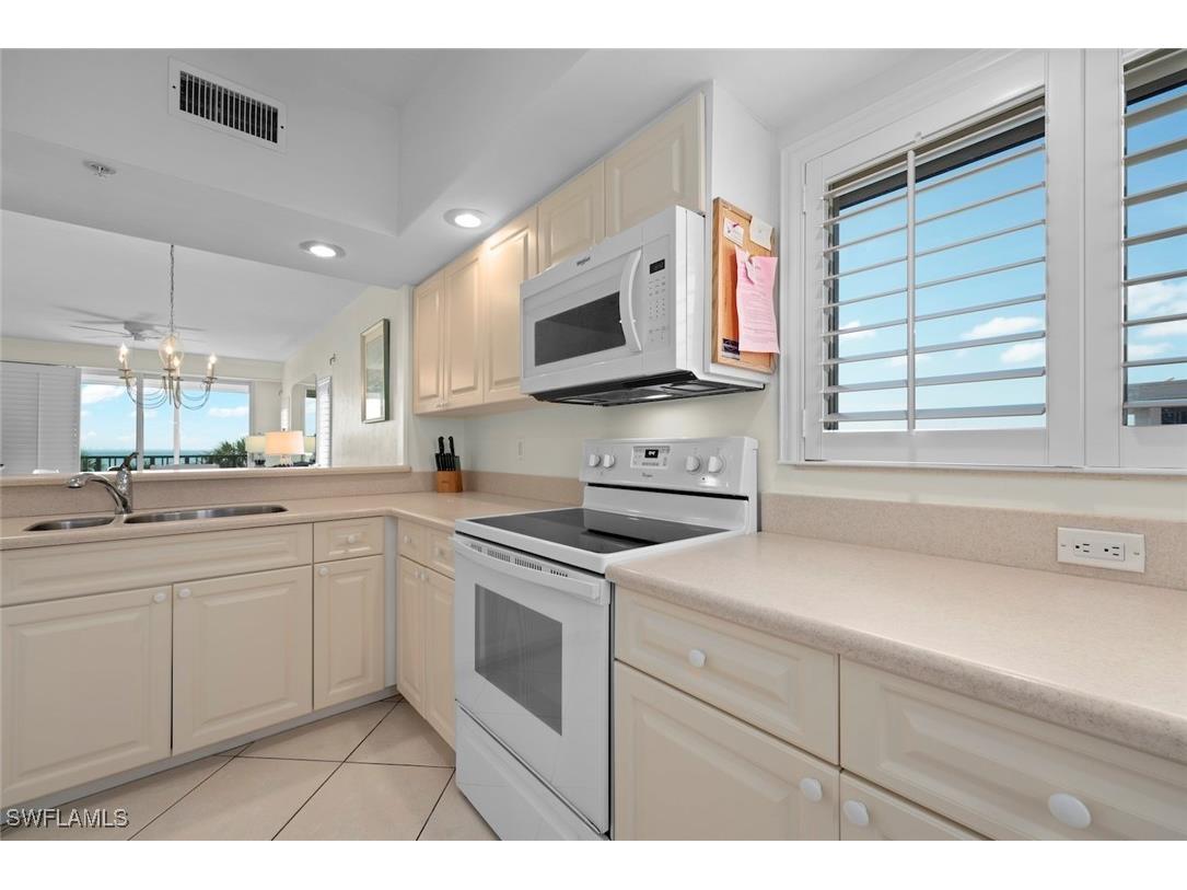 255 Periwinkle Way #5B Sanibel FL 33957 225022738 image11