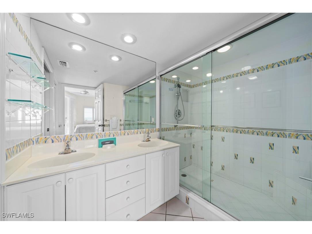 255 Periwinkle Way #5B Sanibel FL 33957 225022738 image24