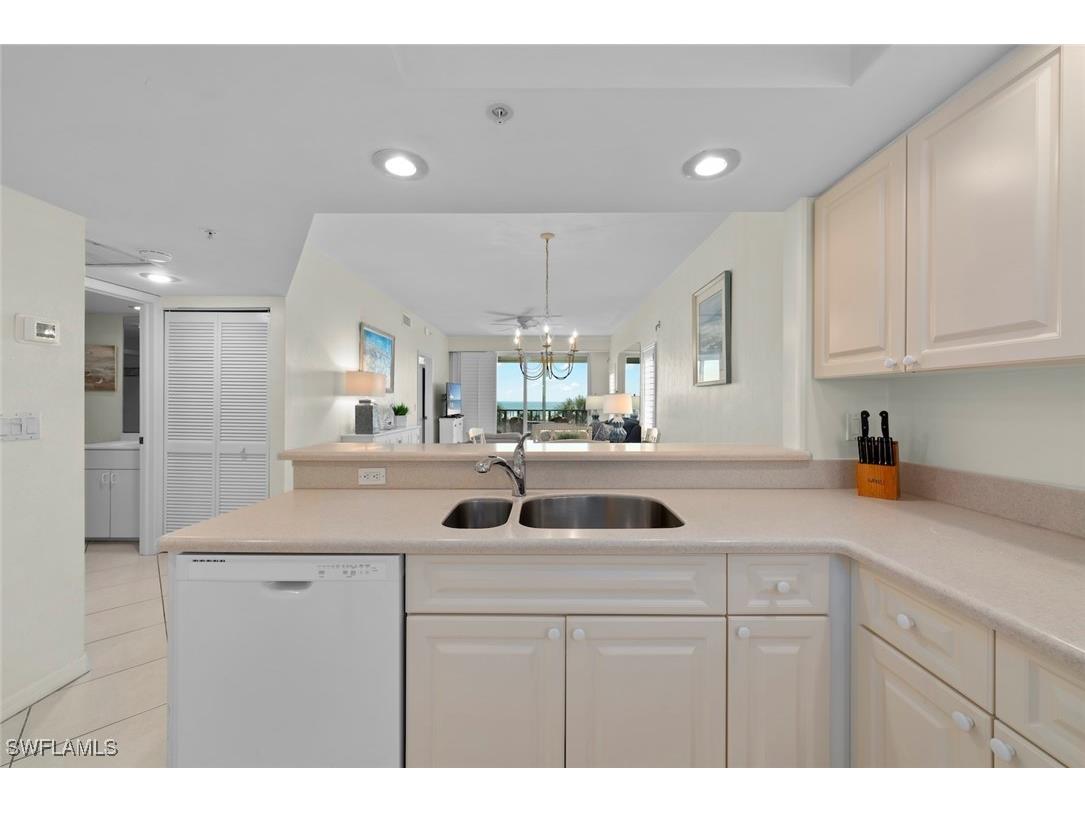 255 Periwinkle Way #5B Sanibel FL 33957 225022738 image8