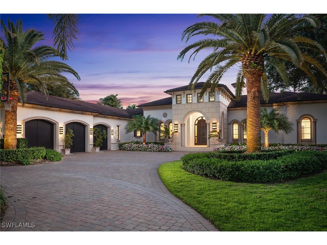 2562 Escada Court Naples FL 34109 225038046 image1